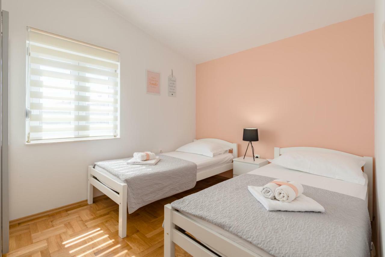 Apartment Sun & Sea สปลิท ภายนอก รูปภาพ